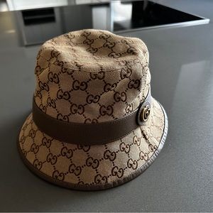 Gucci GG CANVAS BUCKET HAT